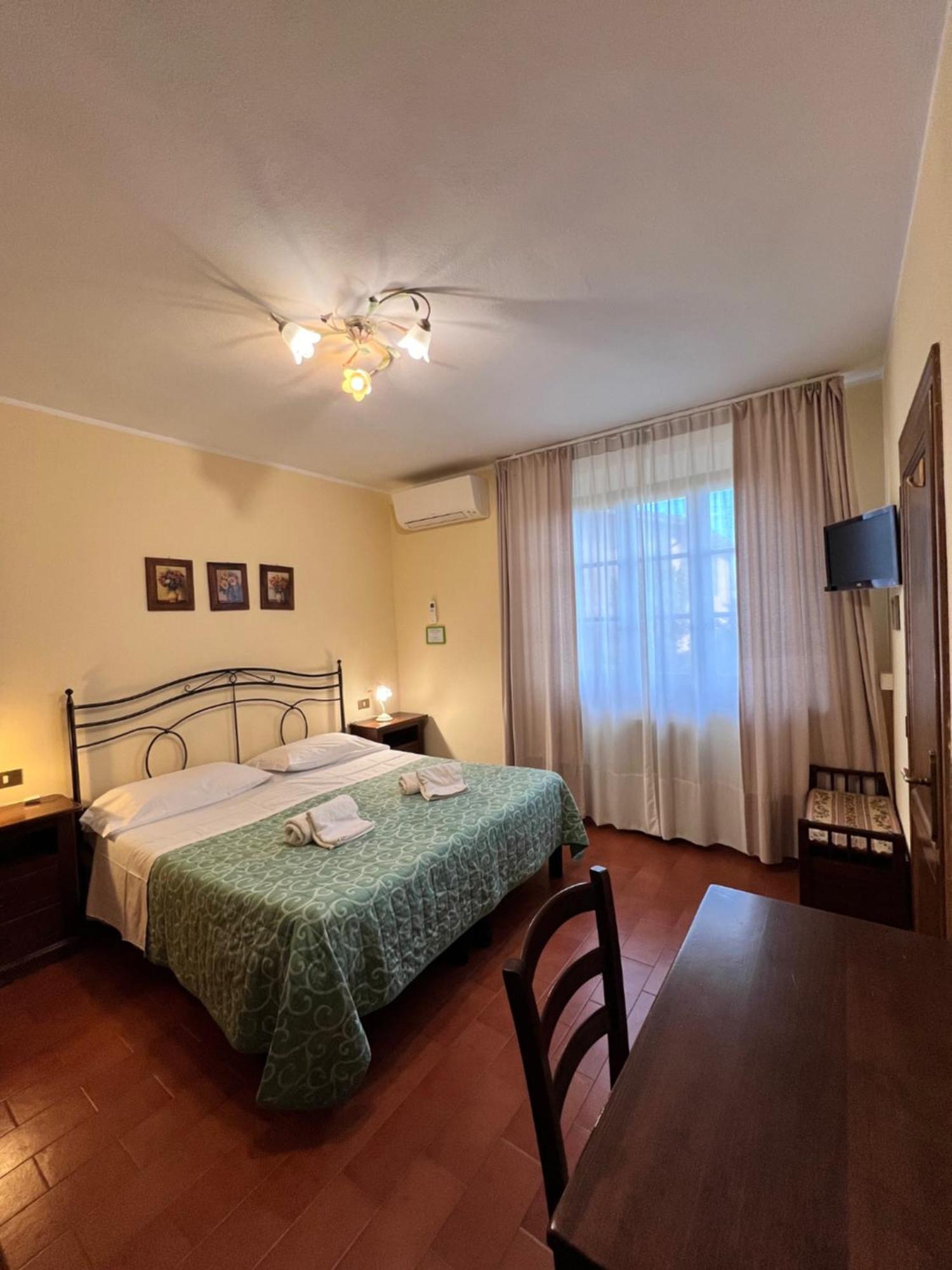 B&B Casale Virgili เซียนา ภายนอก รูปภาพ